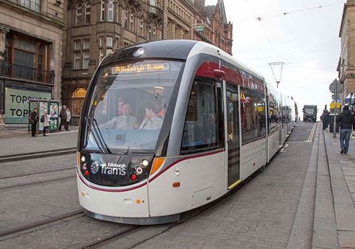 St-Andrew-Square_Tram